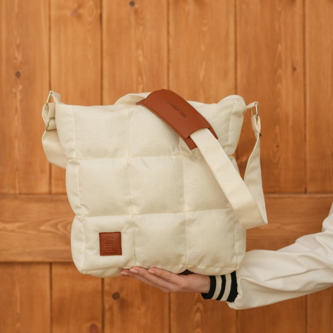 Elegant and Practical BS Crossbody Bag with a Modern Design in White