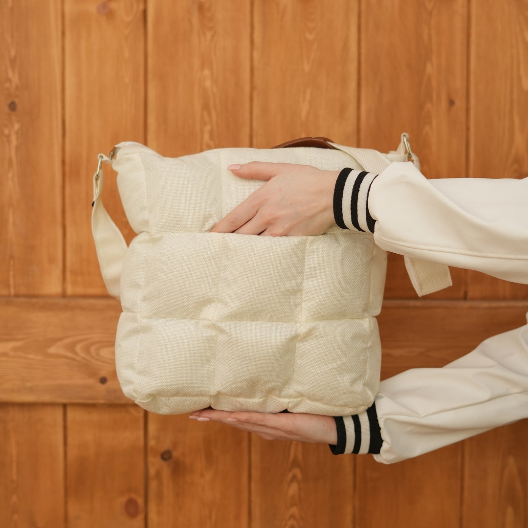Elegant and Practical BS Crossbody Bag with a Modern Design in White