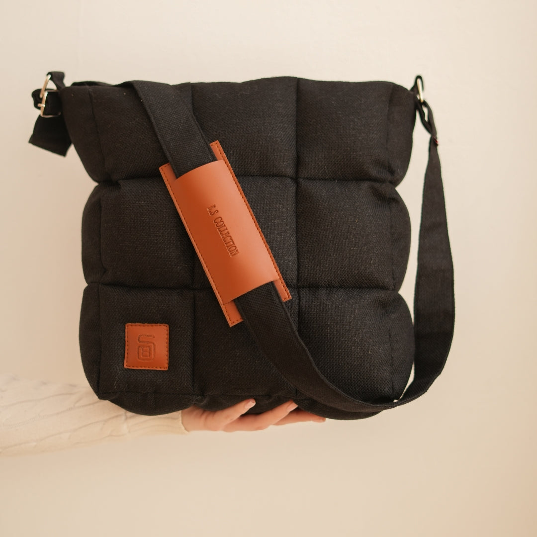 Elegant and Practical BS Crossbody Bag with a Modern Design in Black