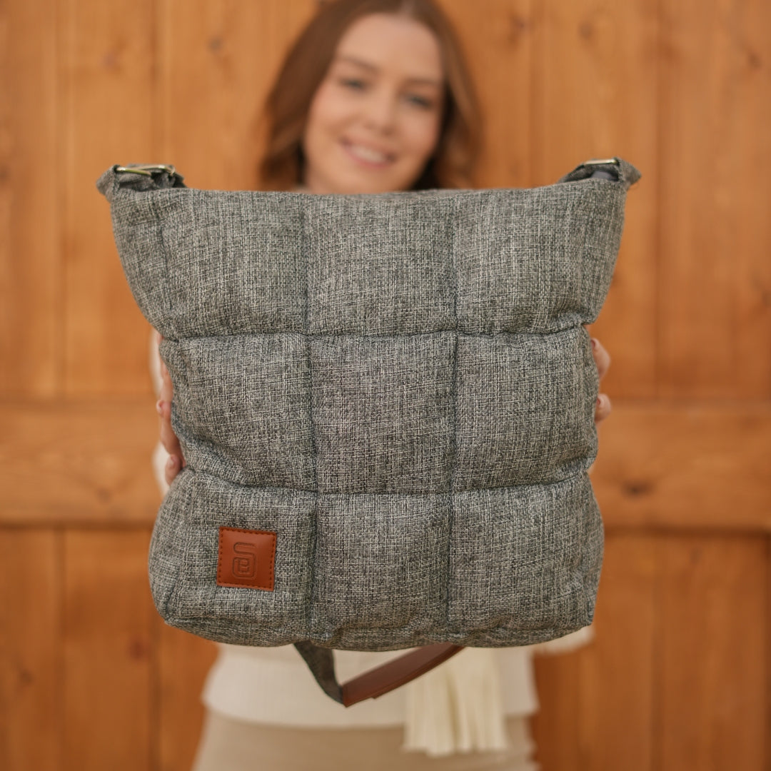 Elegant and Practical BS Crossbody Bag with a Modern Design in Gray