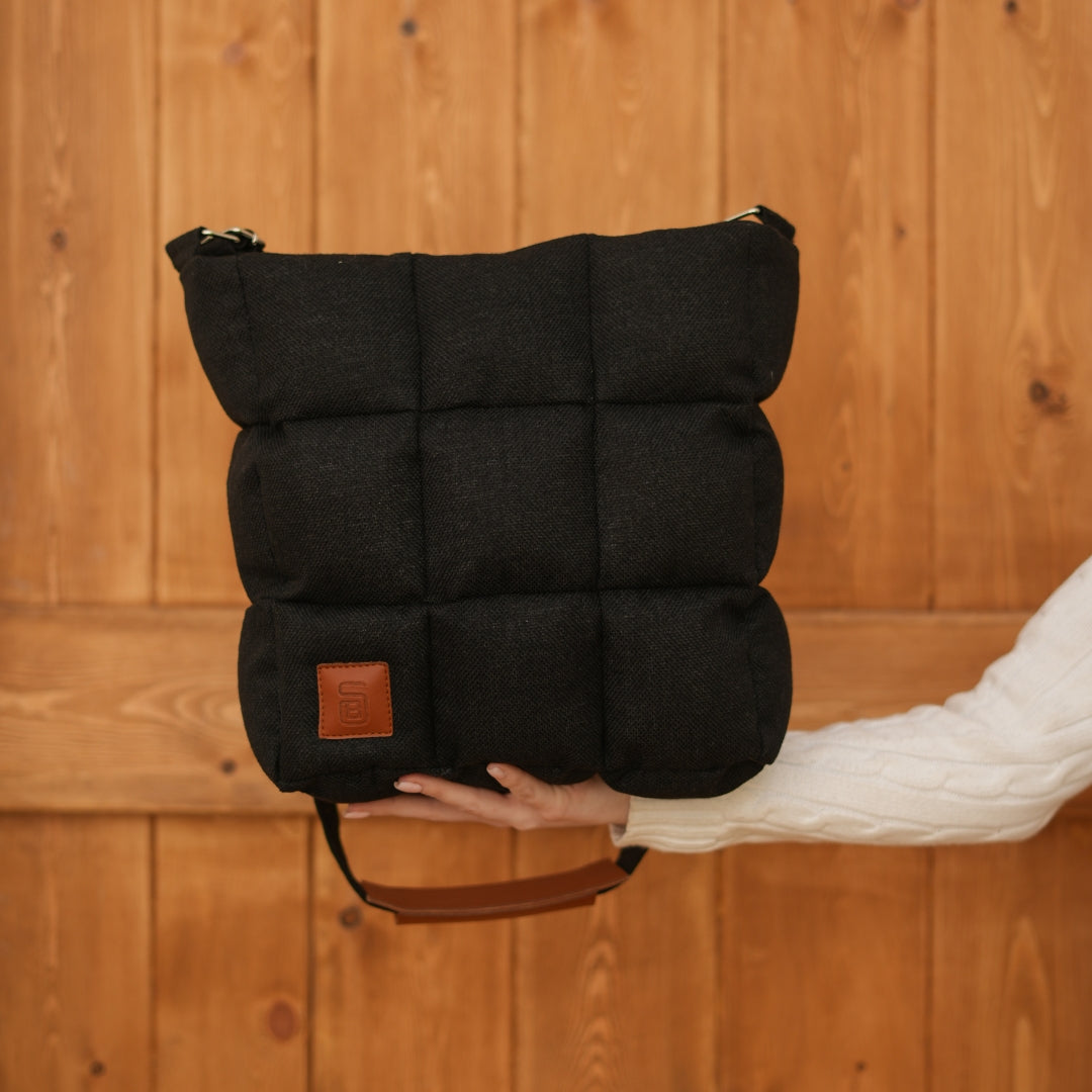 Elegant and Practical BS Crossbody Bag with a Modern Design in Black