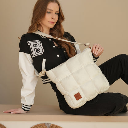 Elegant and Practical BS Crossbody Bag with a Modern Design in White