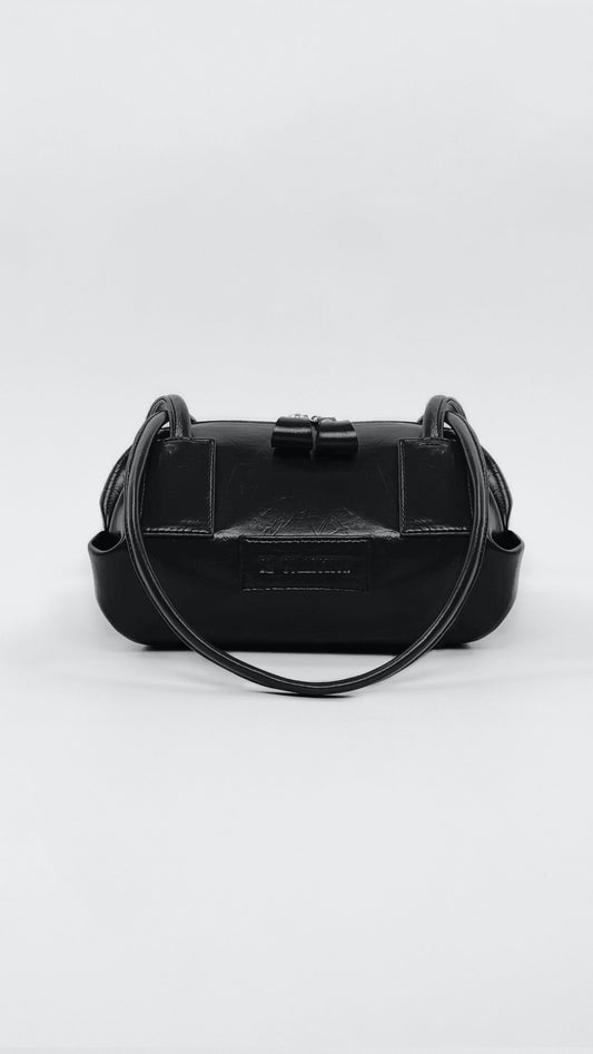 Women's Leather Shoulder Bag – Elegant Modern Design – Black