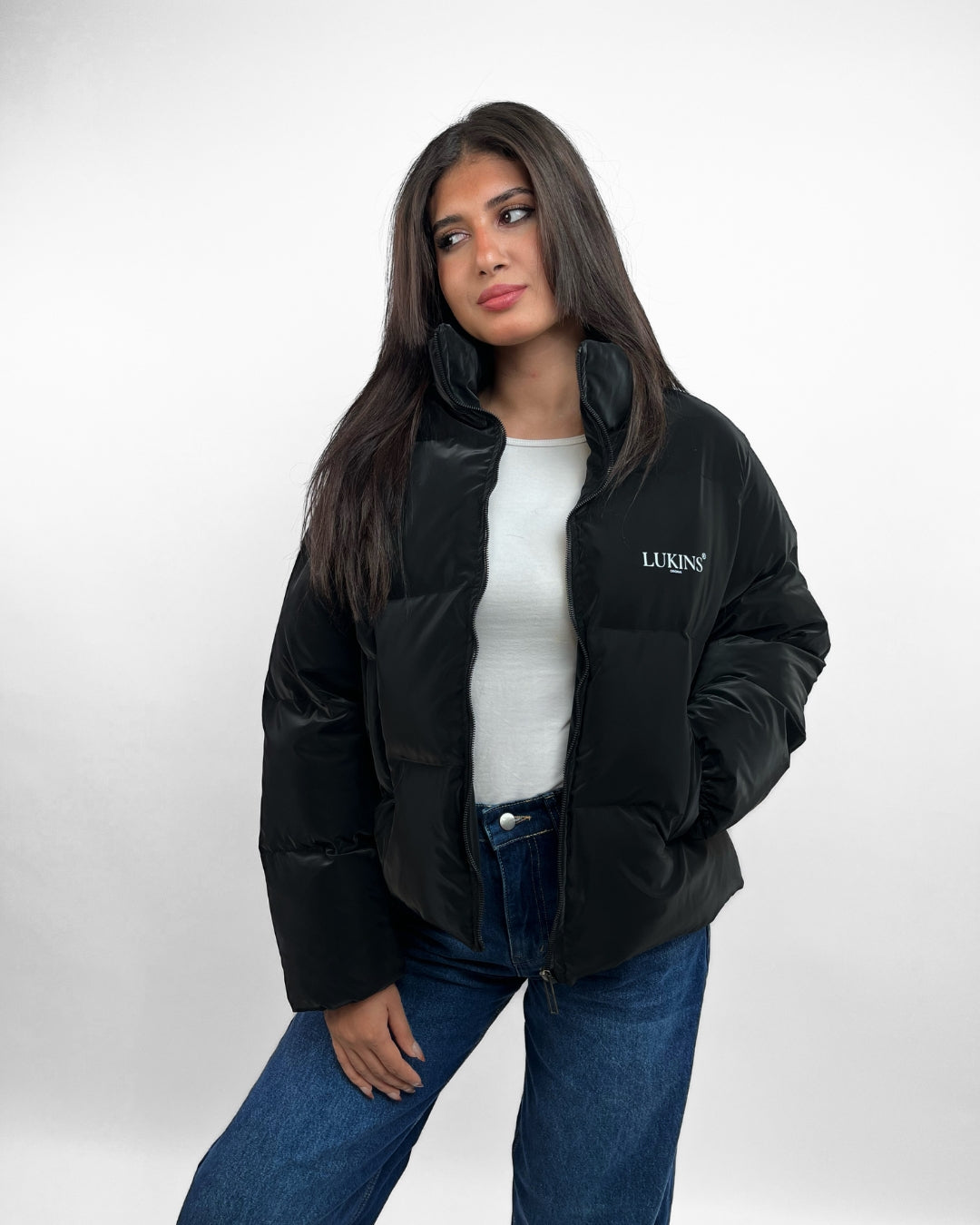 High-Quality Black Women’s Waterproof Jacket – Stylish Winter Design and Rain-Resistant