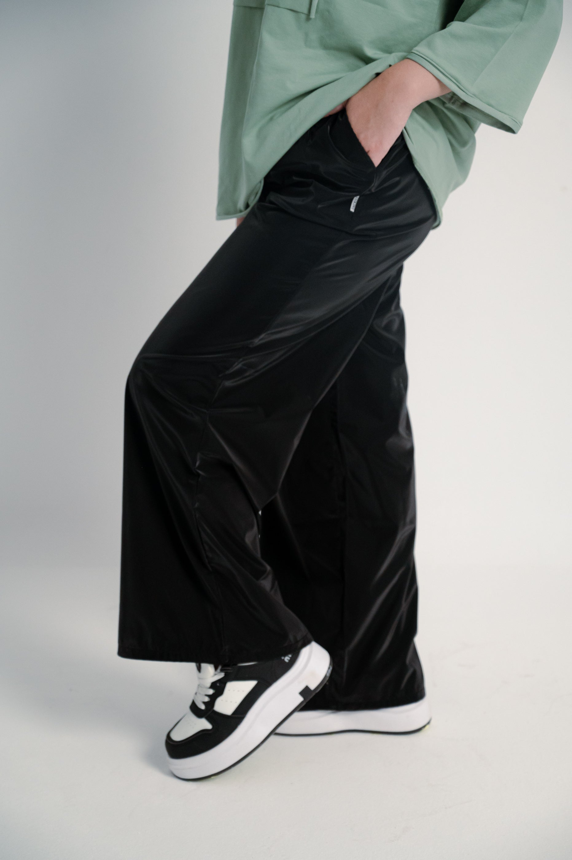 Modern Waterproof Pants - Black